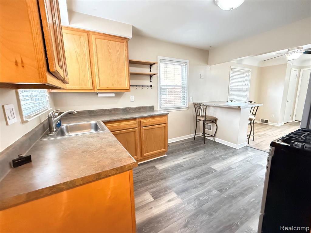 6649 Burnly Street W, Garden City, MI — Photo 7