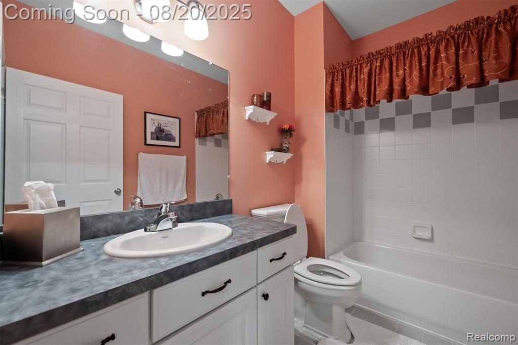 44205 Nova Drive, Sterling Heights, MI 48314 — Photo 18