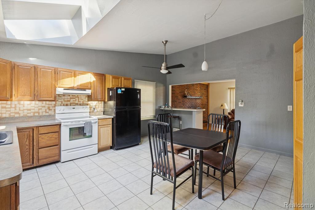639 N Harvey Street, Westland, MI — Photo 10