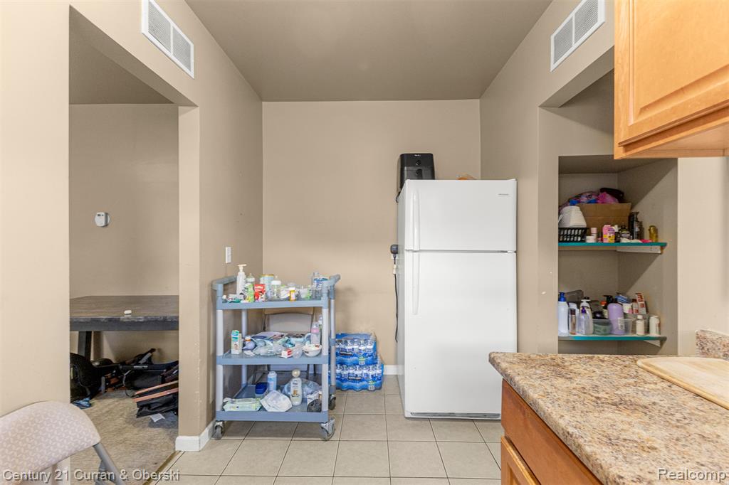 7925 Pinehurst Street, Dearborn, MI 48126 — Photo 31