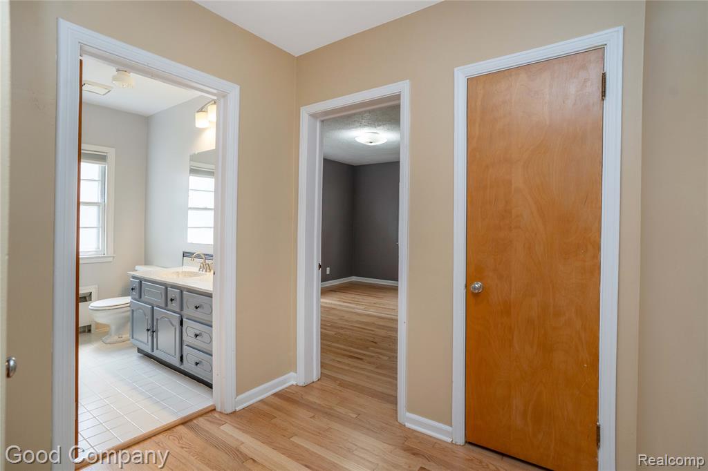 312 Dover Road, Waterford, MI 48328 — Photo 16