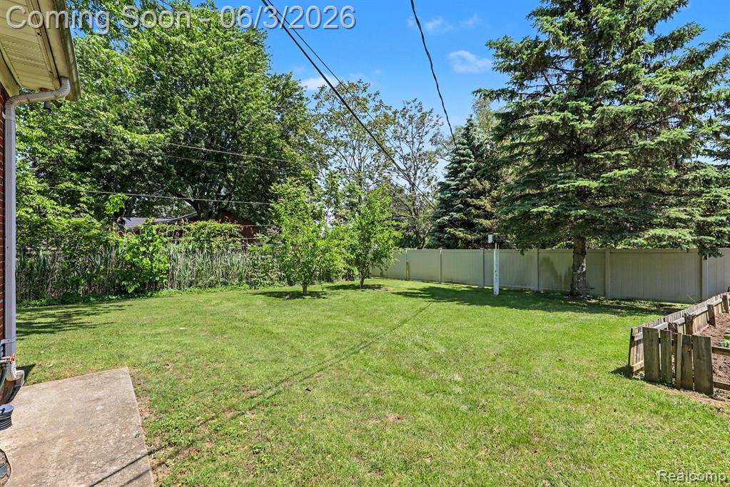 46430 Schoenherr Road, Utica, MI 48315 — Photo 32