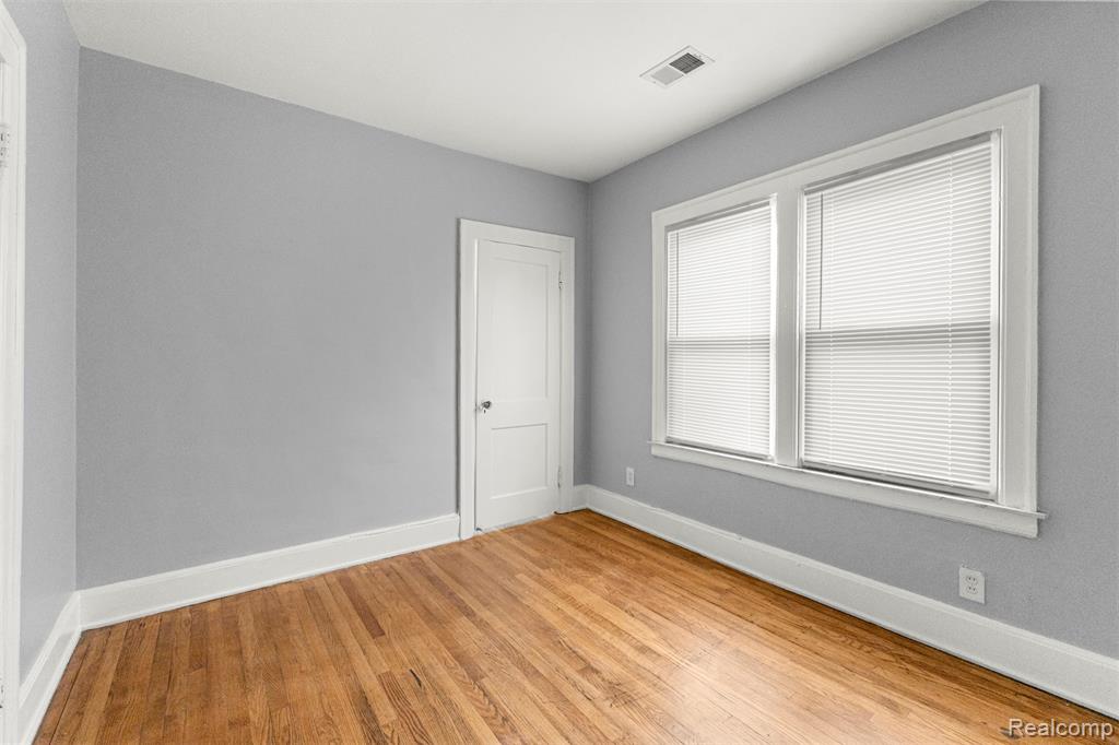 2015 Gladstone Street, Detroit, MI 48206 — Photo 13