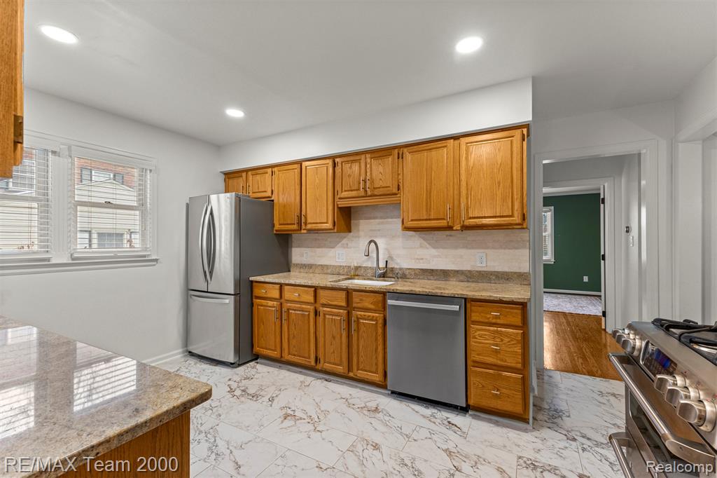835 S Silvery Lane, Dearborn, MI 48124 — Photo 12