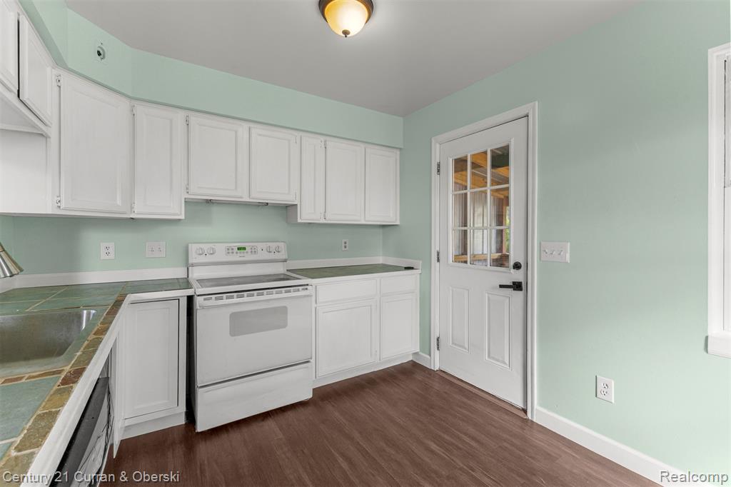 444 S Ridge Street, South Lyon, MI 48178 — Photo 11