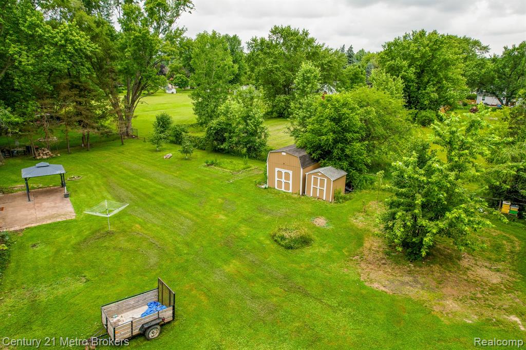 4373 Dexel Drive, Burton, MI 48519 — Photo 23