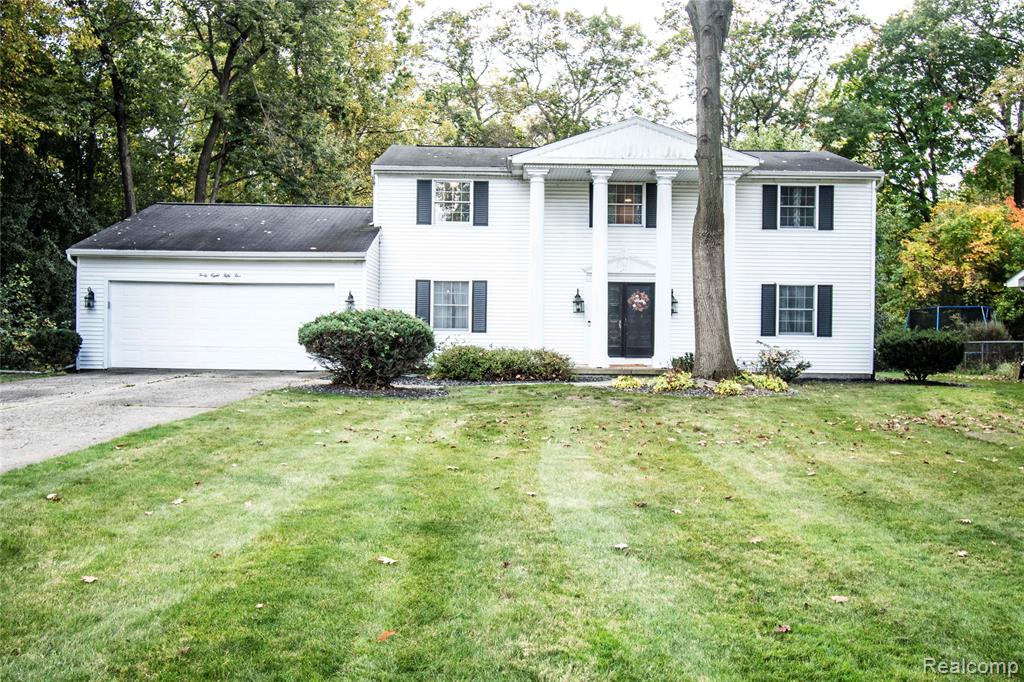 4855 N Arboretum Drive, Saginaw, MI 48638 — front exterior