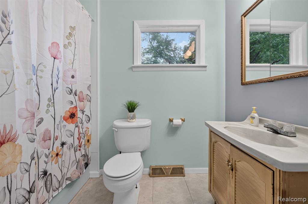 9288 Hilda Lane, Flushing, MI 48433 — Photo 28