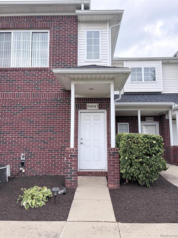 5860 Acorn Lane, Sterling Heights, MI 48314