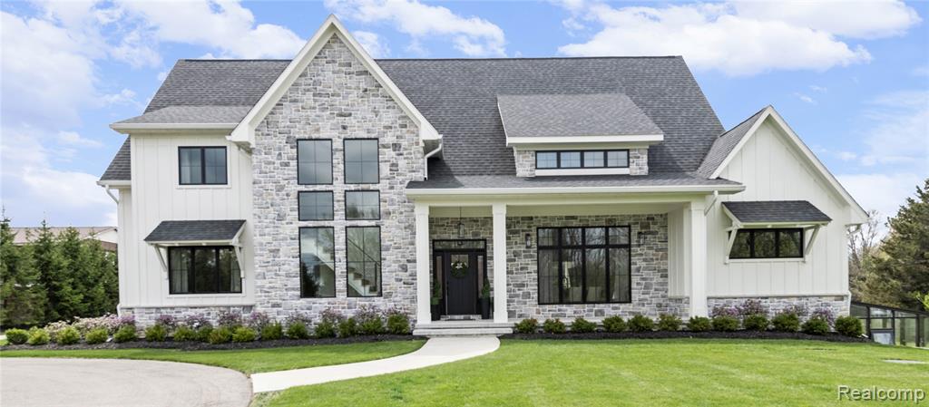 8439 Holcomb Road, Clarkston, MI 48348