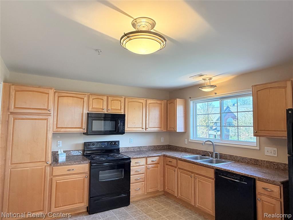 28469 Carlton Way Drive, Novi, MI 48377 — Photo 5
