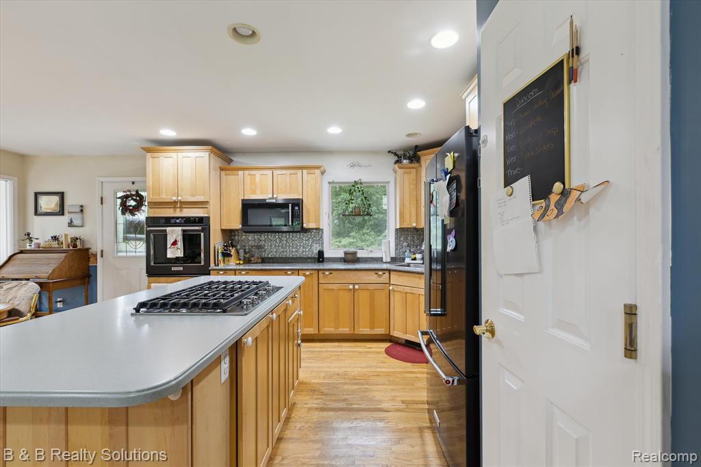 2264 Dodds Road, North Branch, MI 48461 — Photo 10