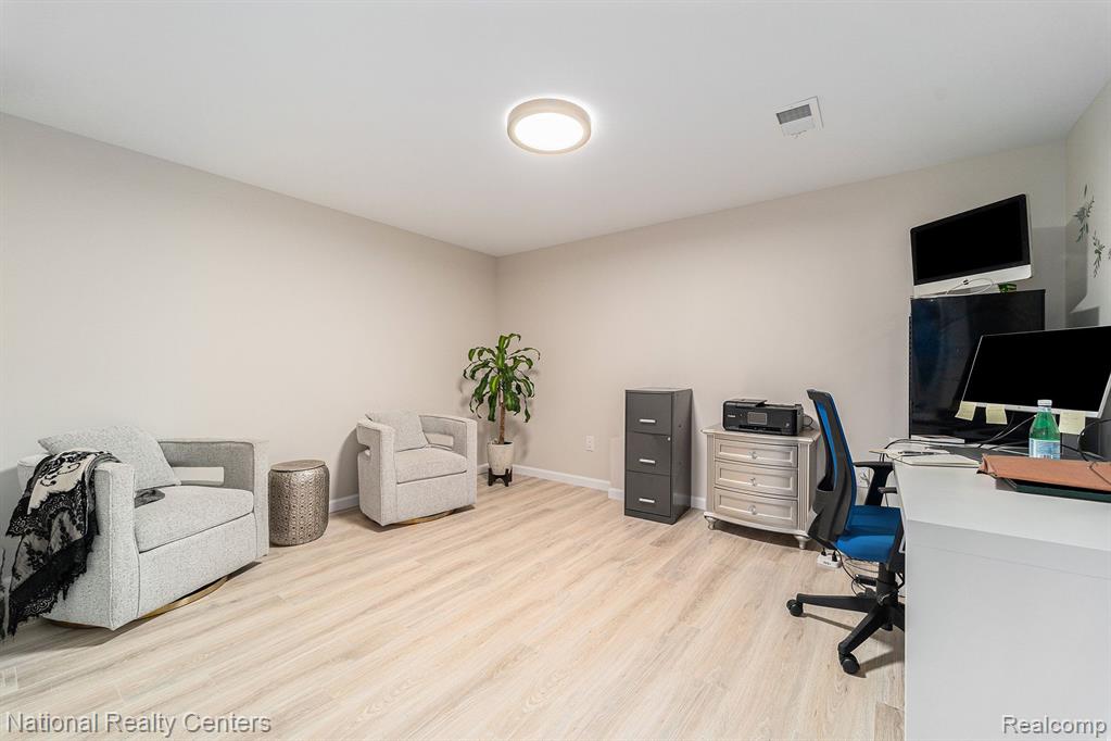 3065 FENVIEW Drive, Ann Arbor, MI 48108 — Photo 33