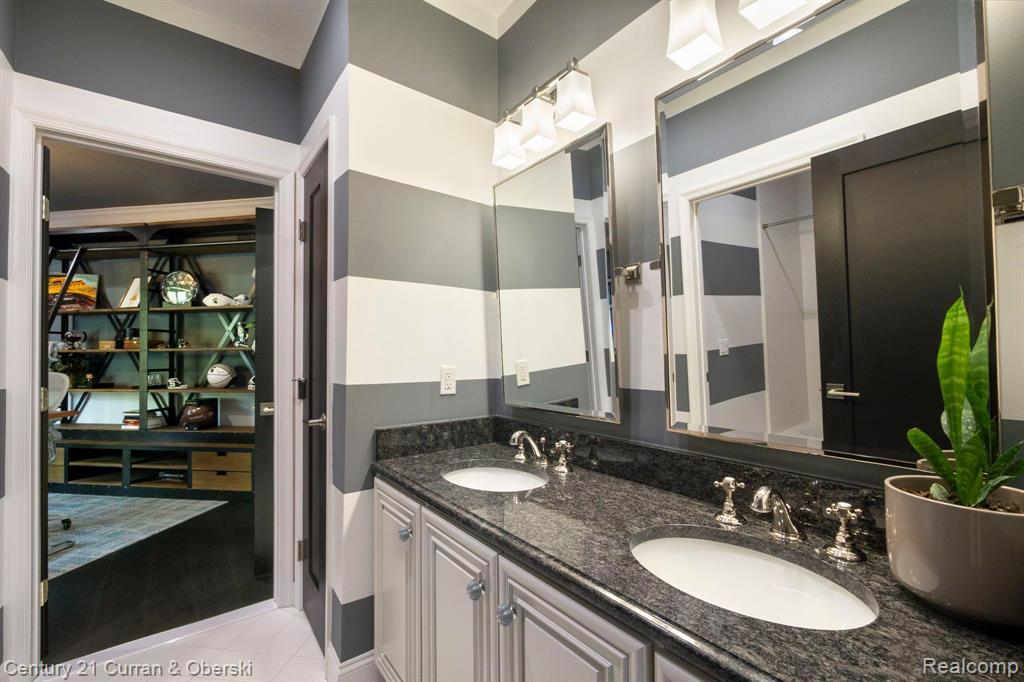 45471 TOURNAMENT Drive, Northville, MI 48168 — Photo 37