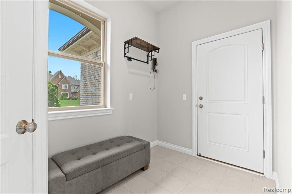 10611 STONEY POINT Drive, South Lyon, MI 48178 — Photo 19