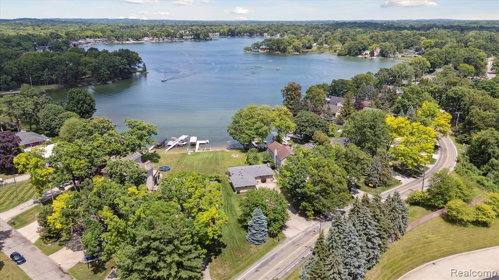 7262 Hatchery Road, Waterford, MI 48327 — Photo 52