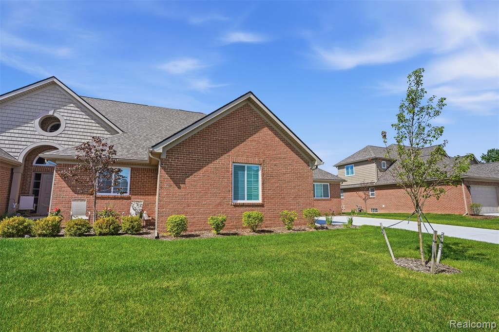 33806 Au Sable Drive, 38, New Baltimore, MI 48047 — Photo 2