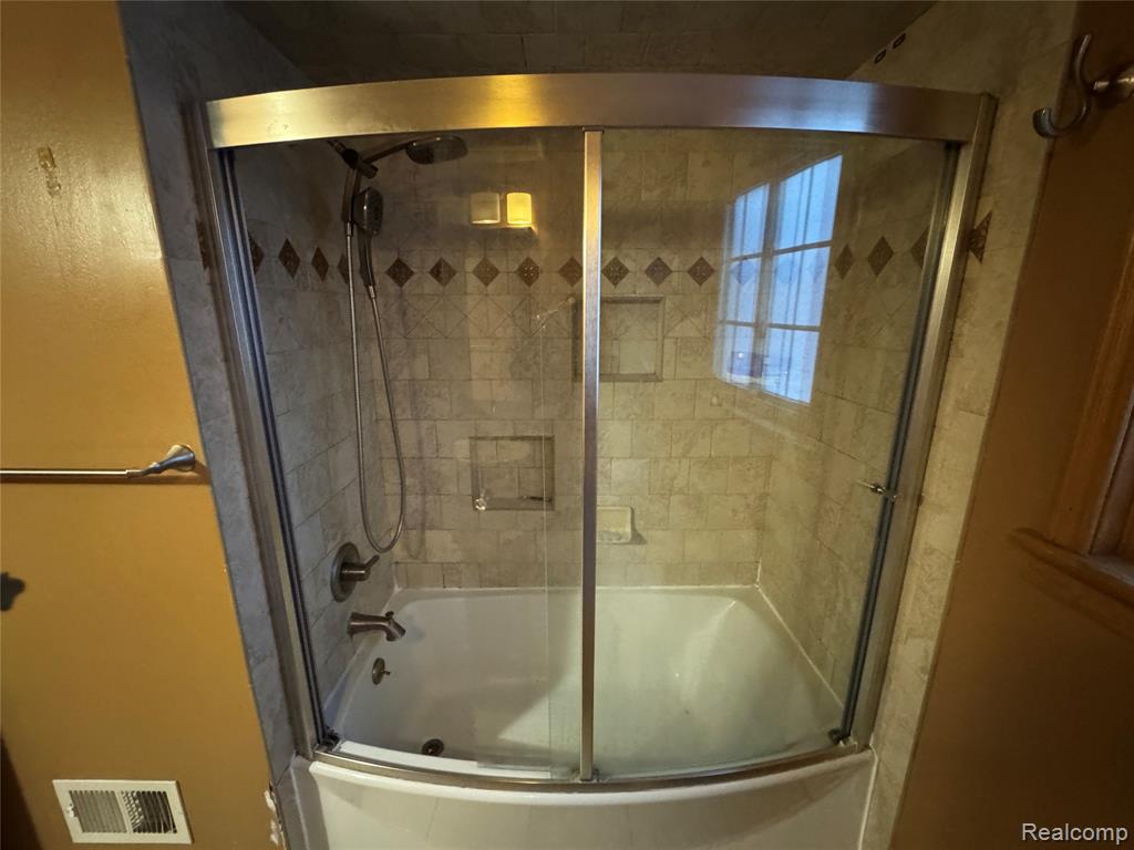 4411 Bloomfield Drive, Sterling Heights, MI 48310 — Photo 15