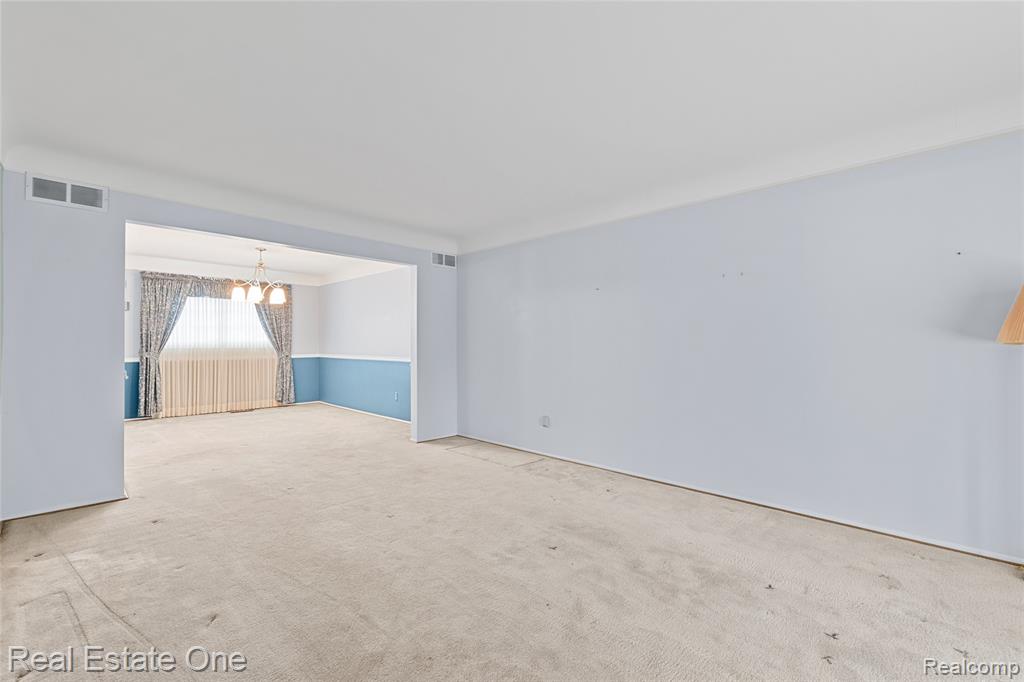 25574 Wilson Drive, Dearborn Heights, MI 48127 — Photo 26