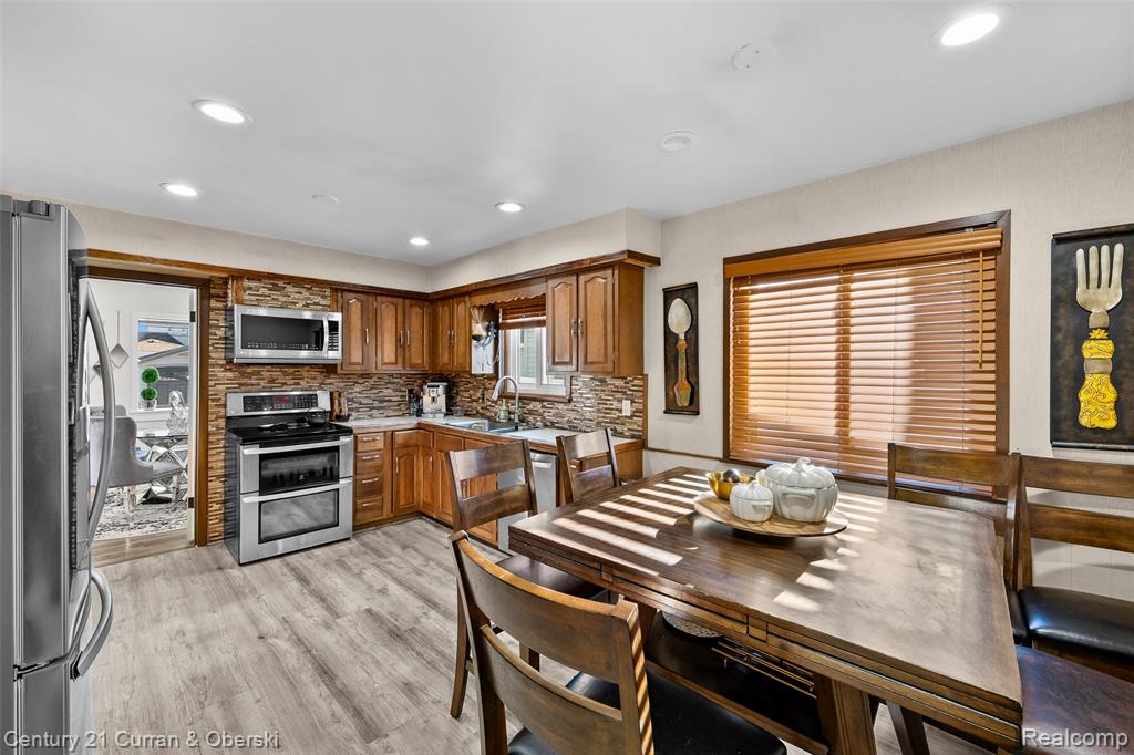 1310 Plainfield Street, Dearborn Heights, MI 48127 — Photo 15