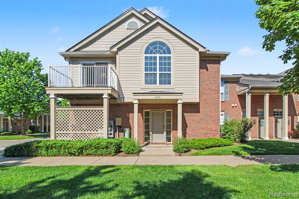 24211 Chesapeake Circle, Walled Lake, MI 48390