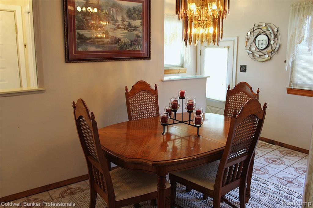 6564 Colonial Street, Dearborn Heights, MI 48127 — Photo 5