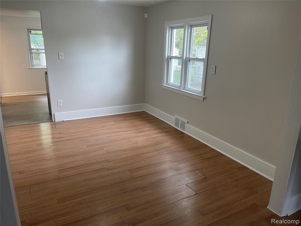 8283 Paige Avenue, Warren, MI 48089 — Photo 7
