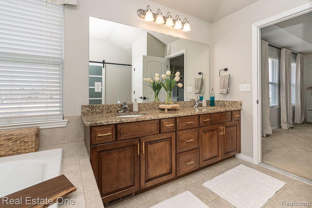 648 MELROSE, Oakland, MI — Photo 33