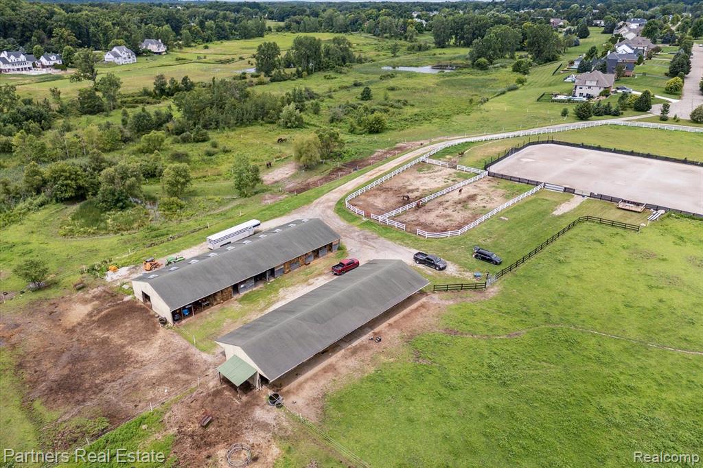 822 SADDLE CLUB Lane, Howell, MI 48843 — Photo 57