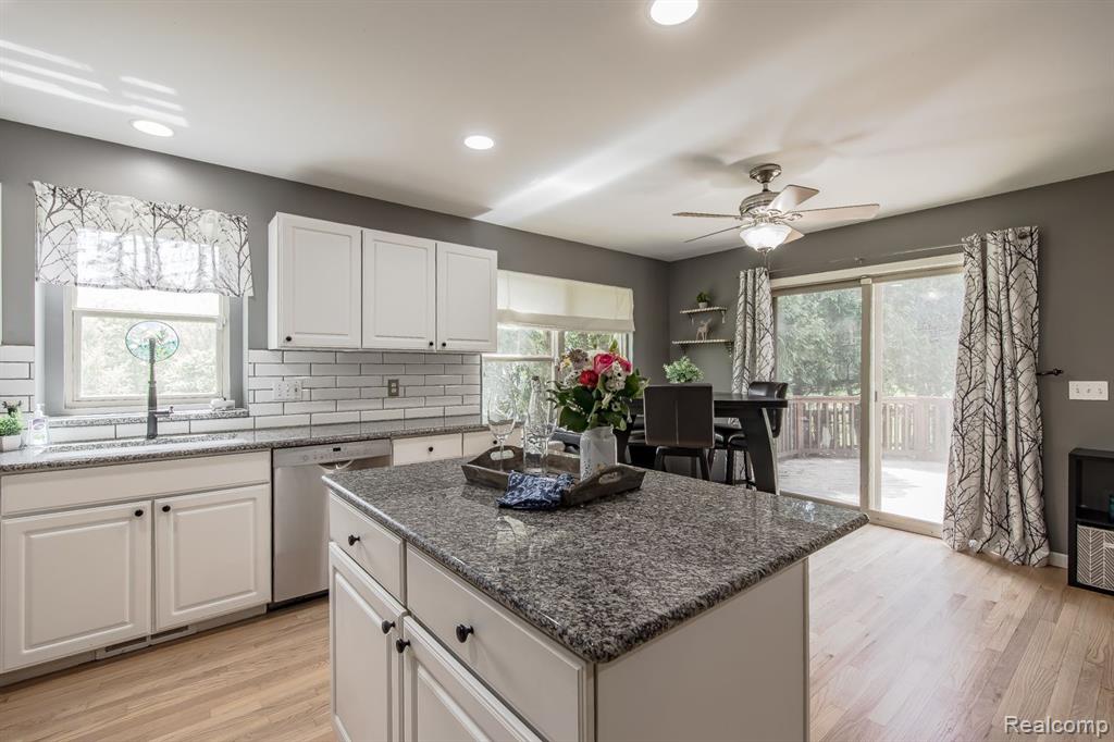 880 Frank Road, Lake Orion, MI 48362 — Photo 13