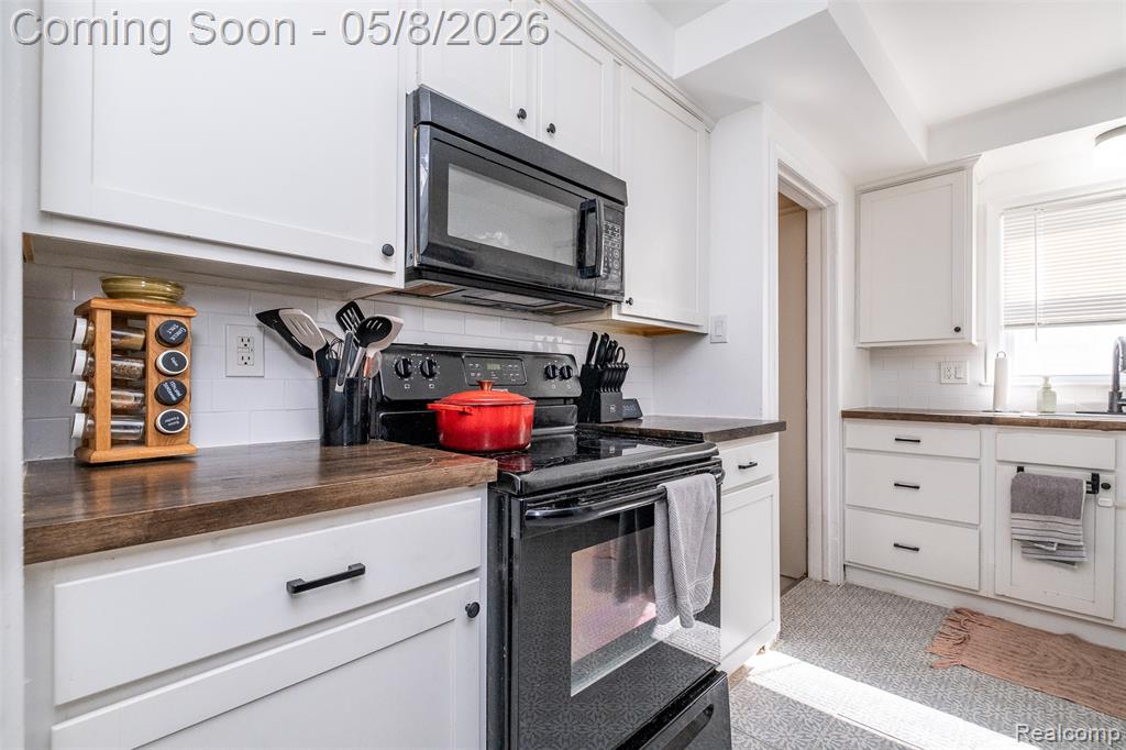 8796 Saratoga Street, Oak Park, MI 48237 — Photo 12