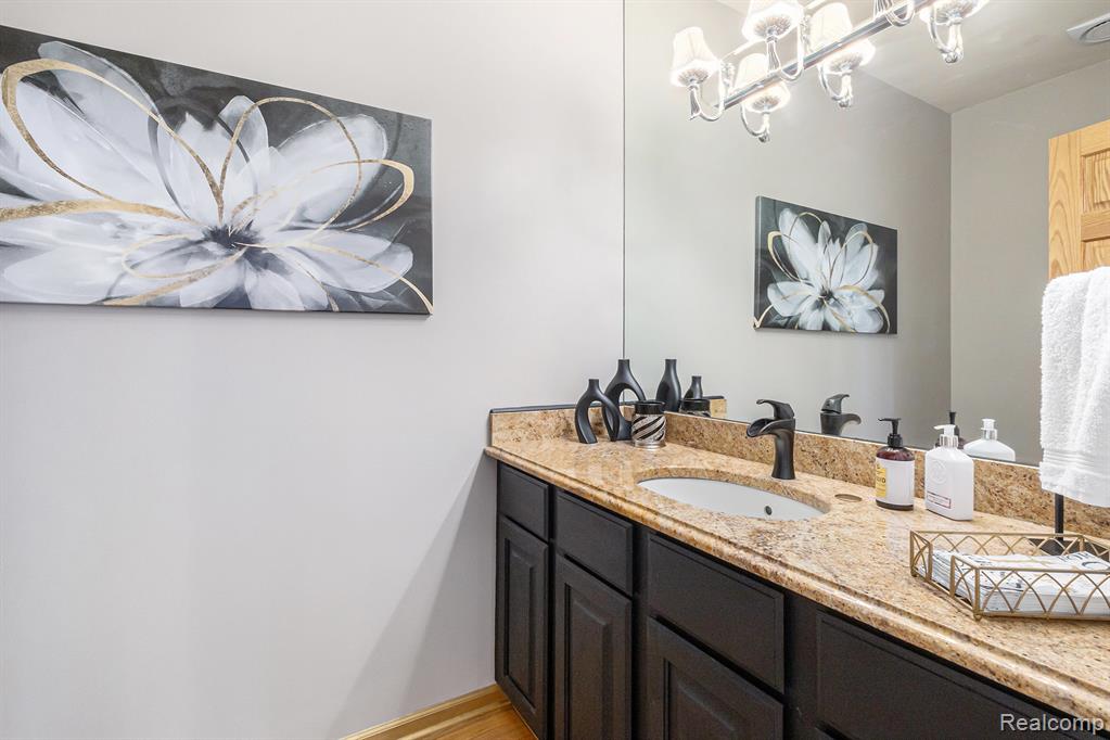 6847 Oakhurst Ridge Road, Clarkston, MI 48348 — Photo 16