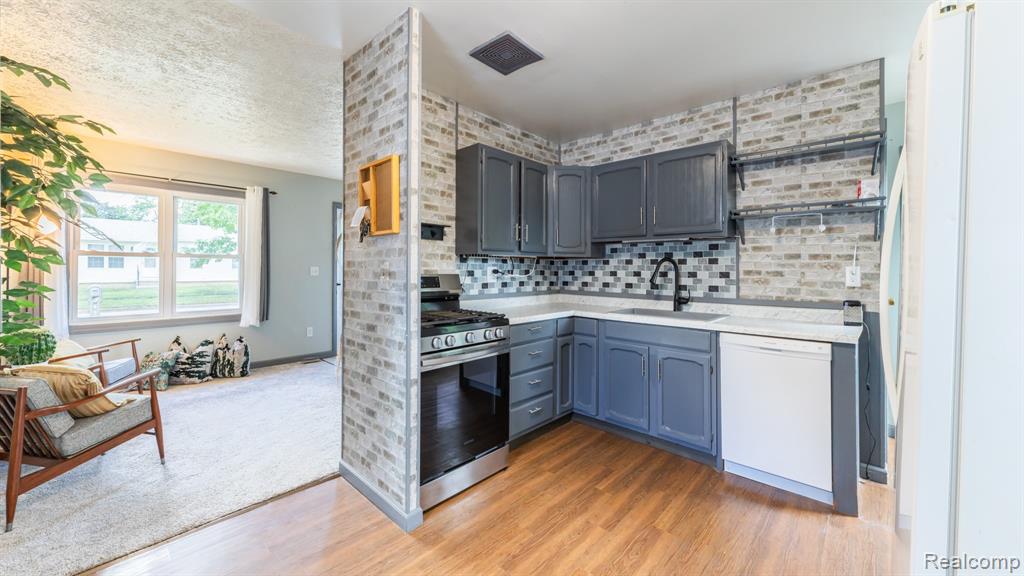709 Judy Court, Mason, MI 48854 — Photo 11