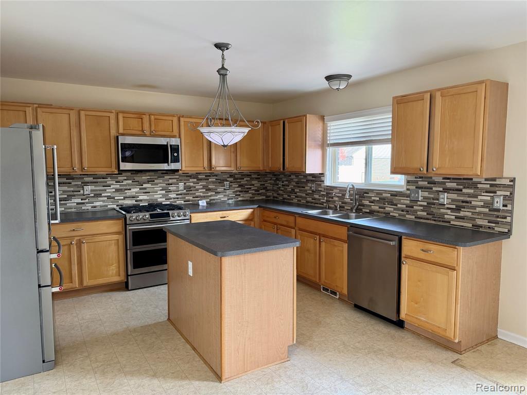 35472 Grant Street, New Baltimore, MI 48047 — Photo 7