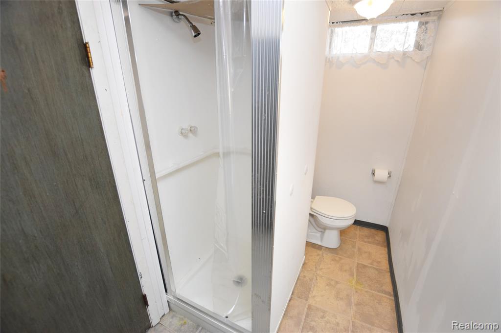 420 Burroughs Avenue, Flint, MI 48507 — Photo 15