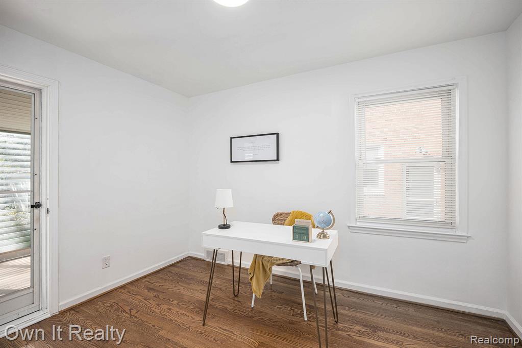 21138 Huntington Avenue, Harper Woods, MI 48225 — Photo 14