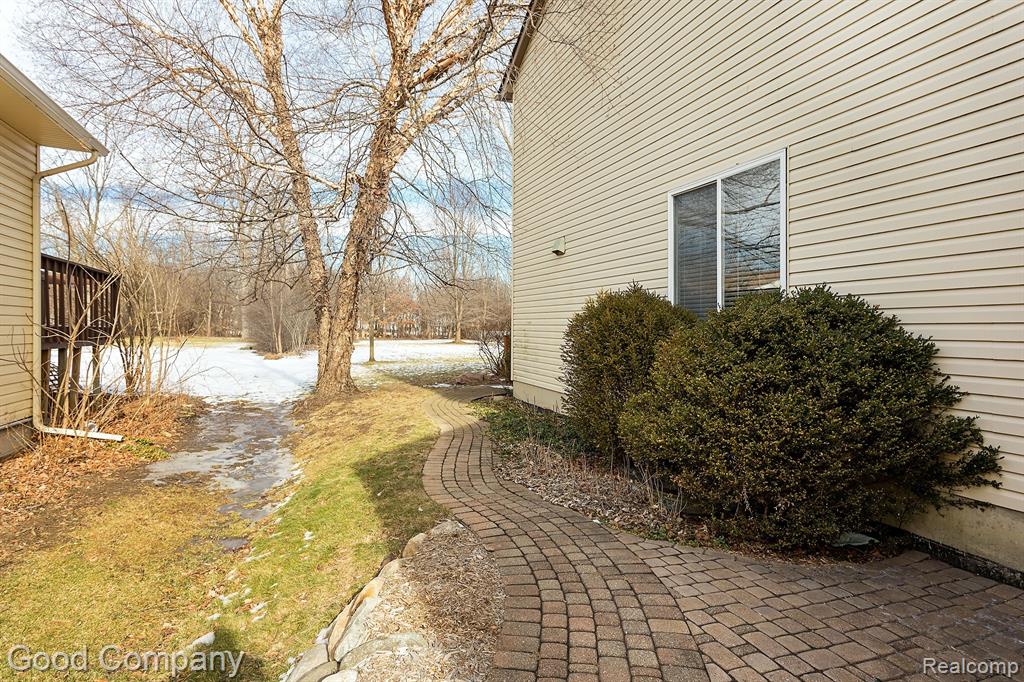 883 VANDERPOOL Drive, Troy, MI 48083 — Photo 46