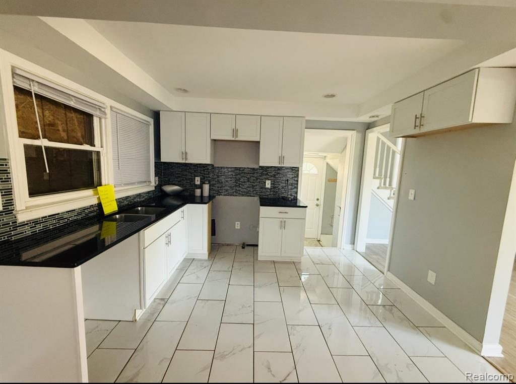 10310 W Outer Drive, Detroit, MI 48223 — Photo 4