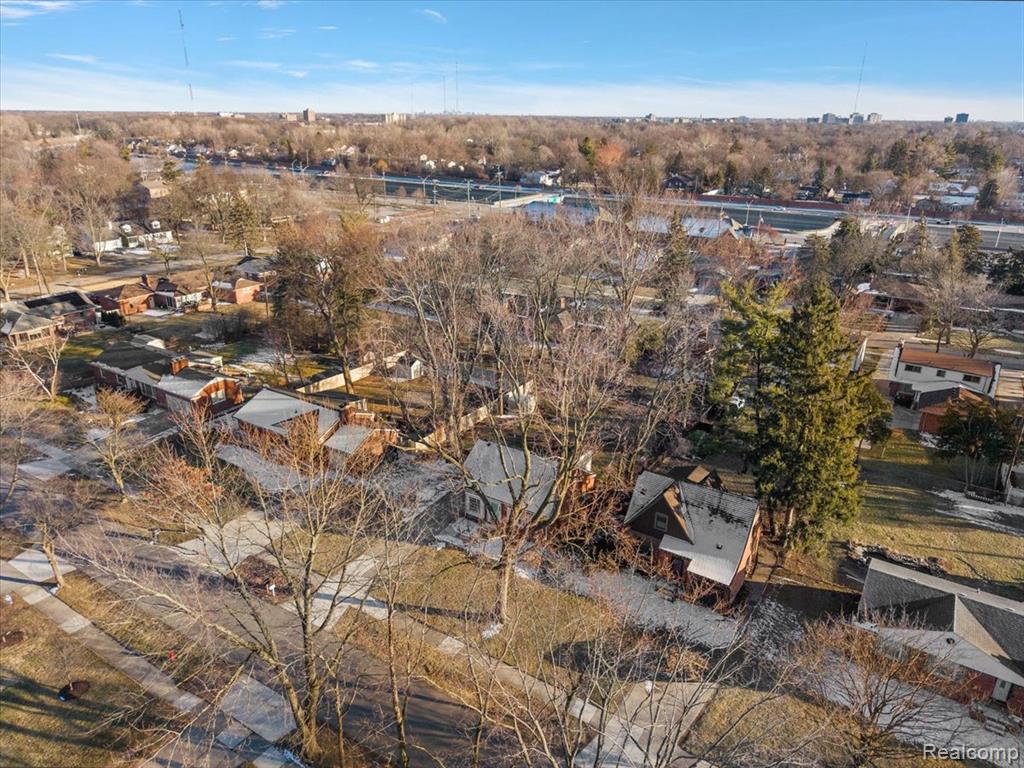 17601 Cambridge Boulevard, Lathrup Village, MI 48076 — Photo 53
