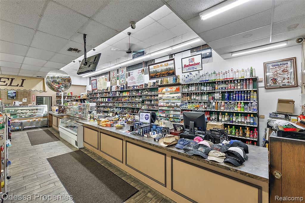 5625 18 MILE Road, Sterling Heights, MI 48314 — Photo 33