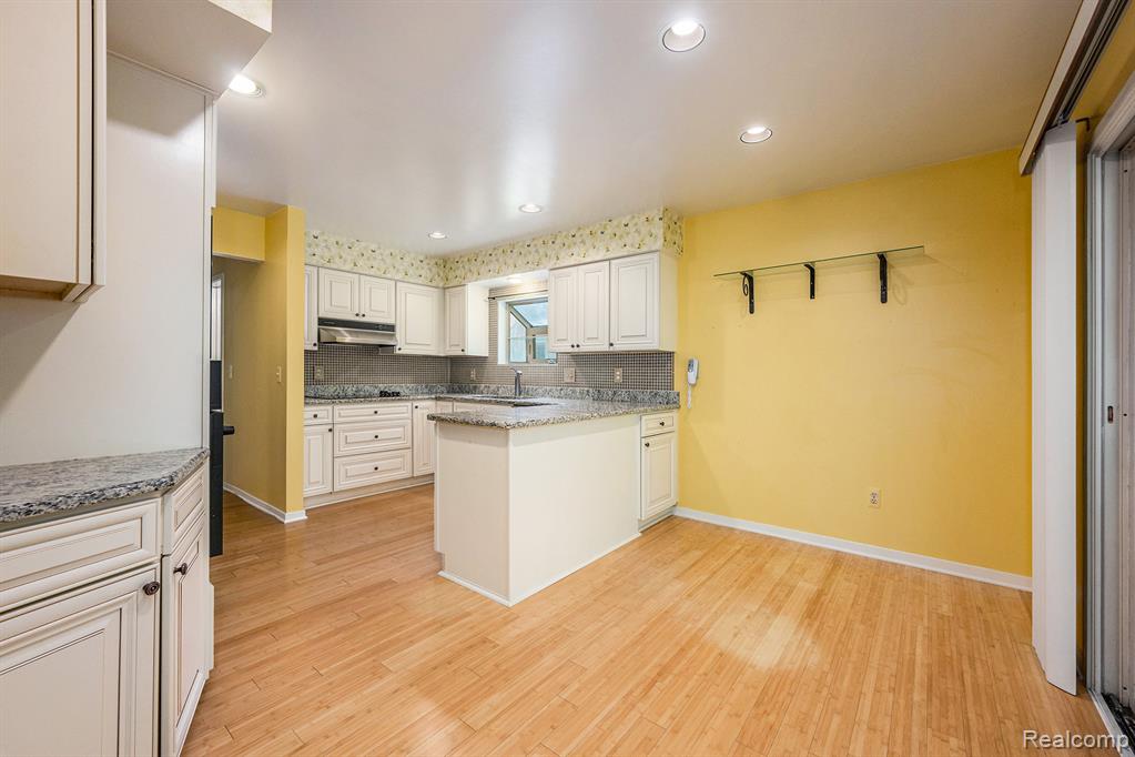 7446 Pepper Creek, West Bloomfield, MI — Photo 8