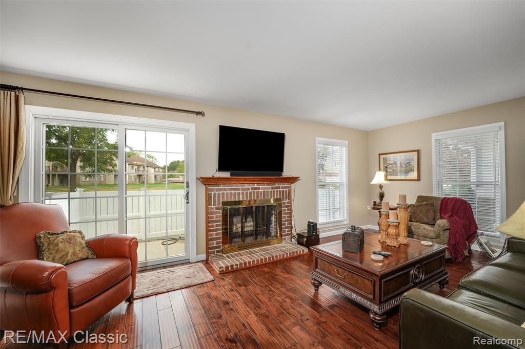 20903 W Glen Haven Circle, Novi, MI 48167 — Photo 8