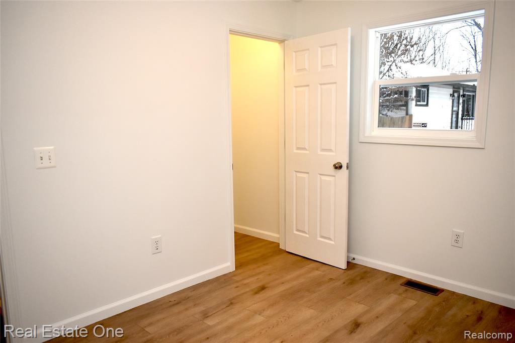 825 Ferley Street, Lansing, MI 48911 — Photo 23