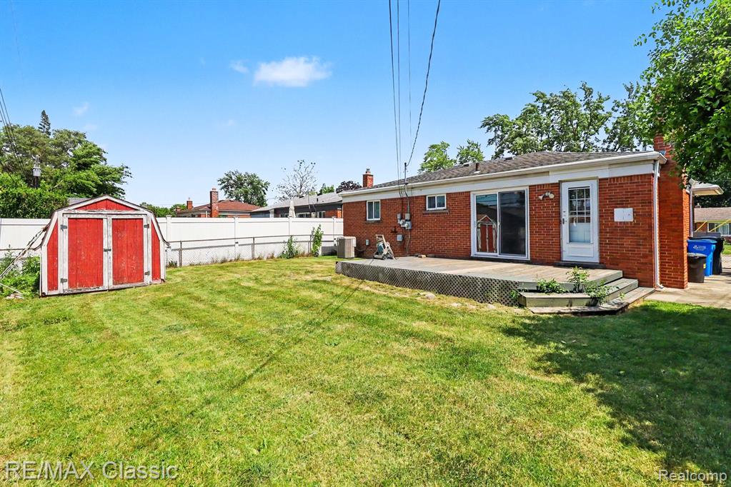 1842 Chaucer Avenue, Madison Heights, MI 48071 — Photo 18