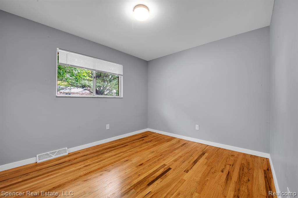 6280 Walker Drive, Troy, MI 48085 — Photo 26