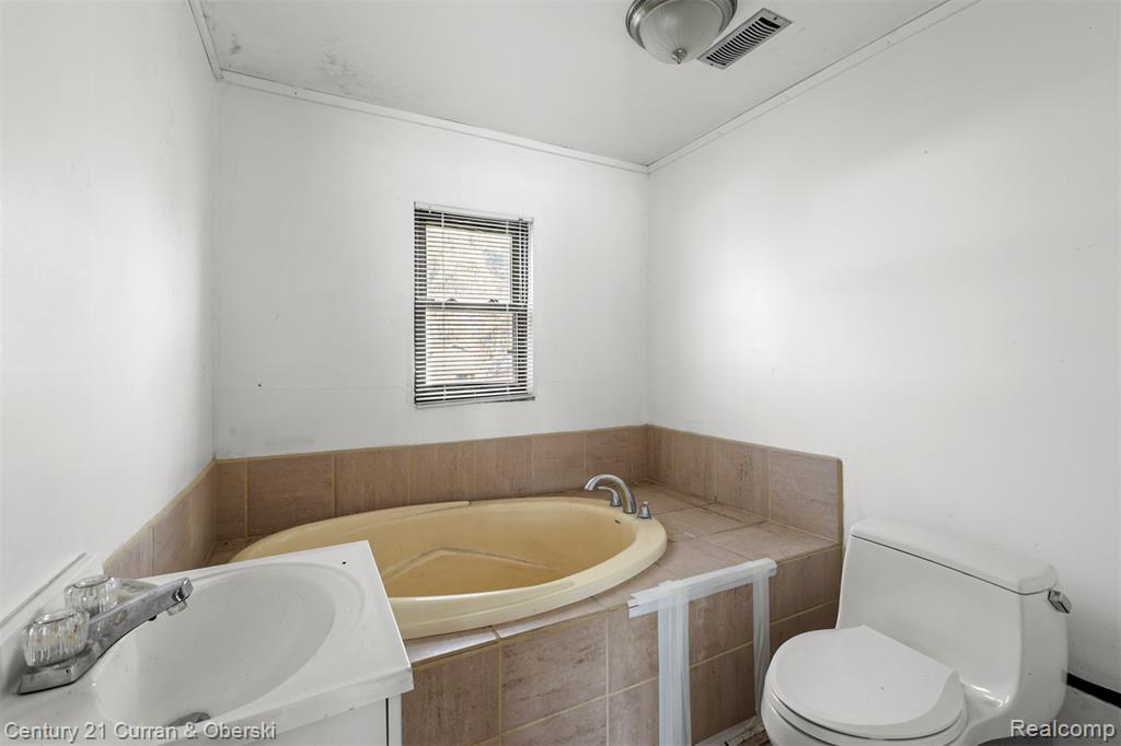 5094 Coshocton Drive, Waterford, MI, 48327