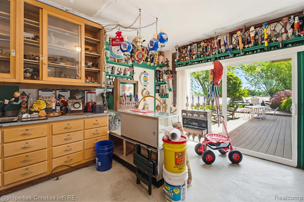 2825 Sylvan Shores Drive, Waterford, MI 48328 — Photo 18