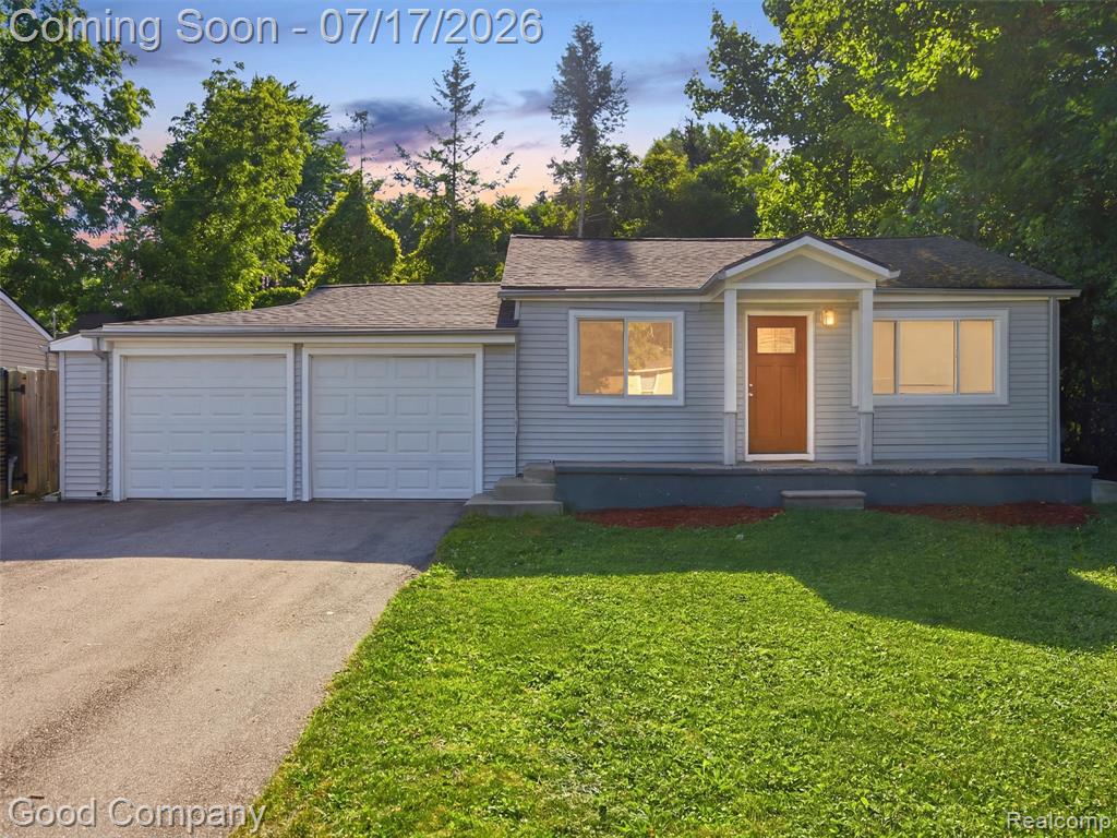 4030 Manitoba Street, Auburn Hills, MI 48326 — front exterior