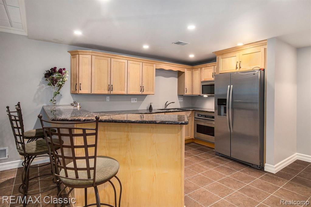 1073 WINDING WAY Court, Milford, MI 48381 — Photo 32