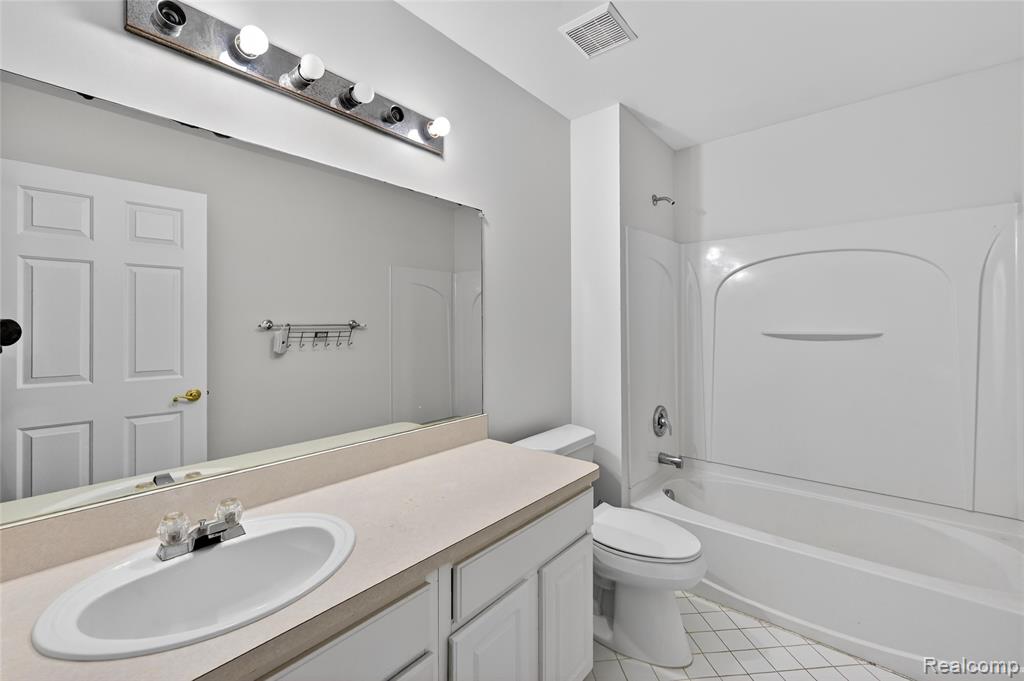 738 Arusha Drive, Pontiac, MI 48341 — Photo 18